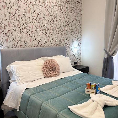 Red Queen Napoli Eksteriør billede